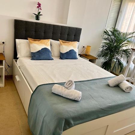 Small Apartament By The Sea Malaga Zewnętrze zdjęcie