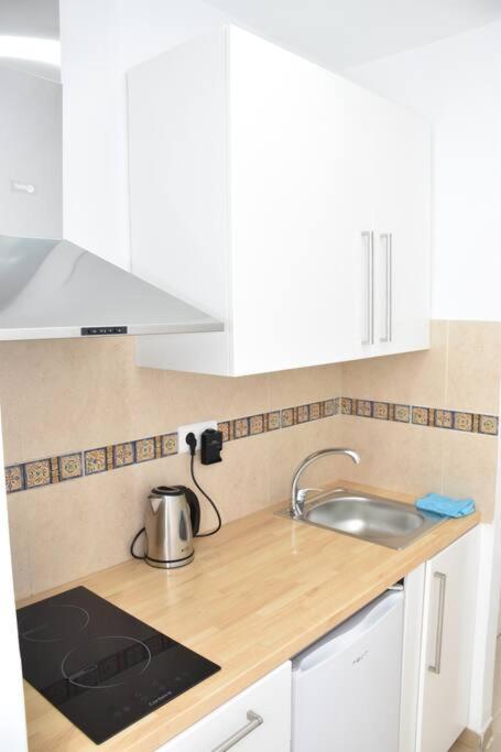Small Apartament By The Sea Malaga Zewnętrze zdjęcie